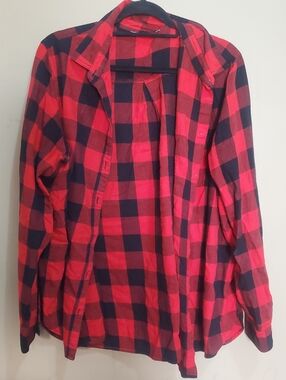 Red and Black Buffalo Plaid Button-Up Shirt Size Xl
